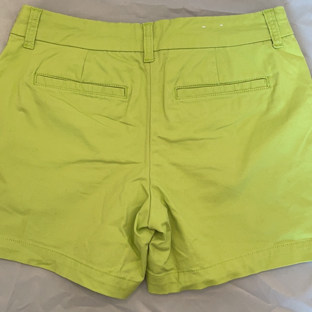 Crown and Ivy line green size 2 shorts - Picture 3 of 4